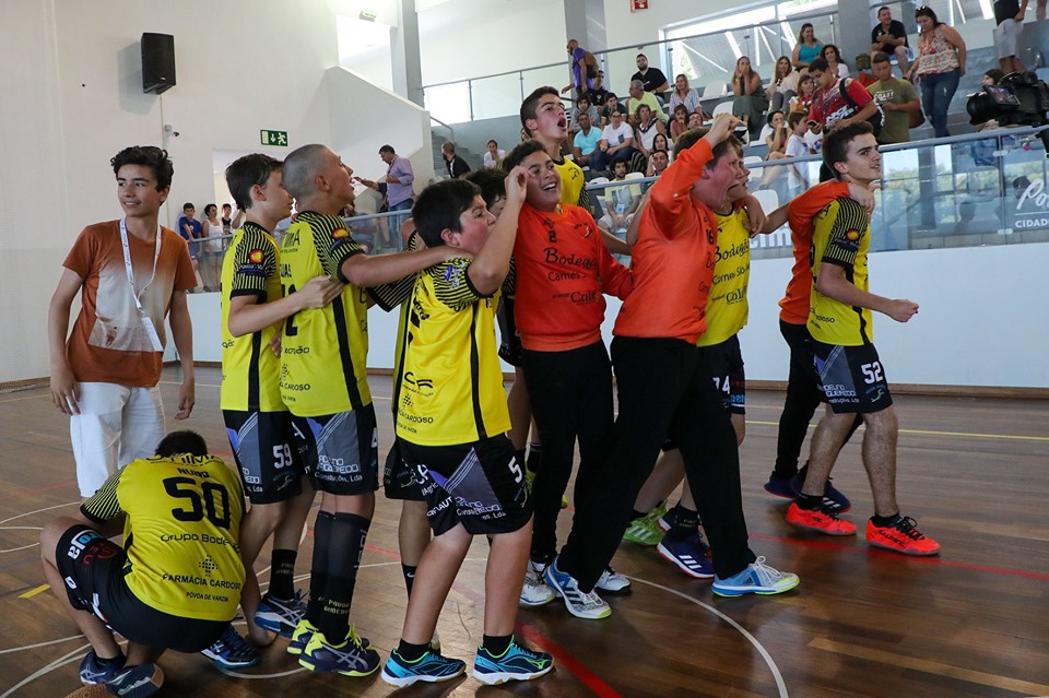 Lions Clube da Póvoa distingue alunos com maiores médias das secundárias do  concelho (fotos) - MAIS/Semanário