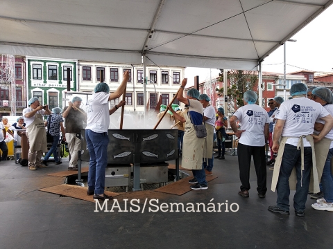 Lions Clube da Póvoa distingue alunos com maiores médias das secundárias do  concelho (fotos) - MAIS/Semanário