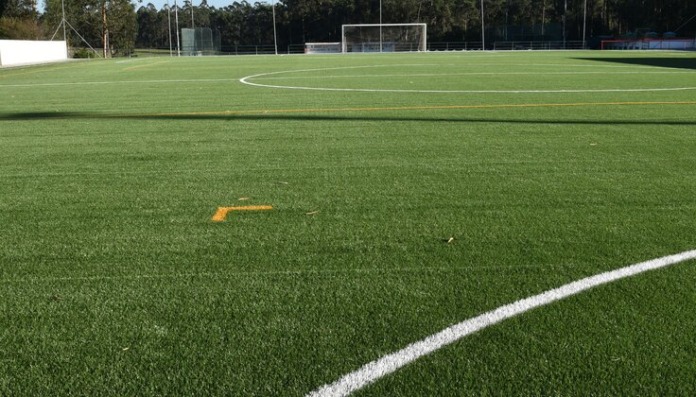 AMVC-Rio_Mau-Campo_de_Futebol-Novo_relvado_sint_tico-DSC_7360_1_736_420