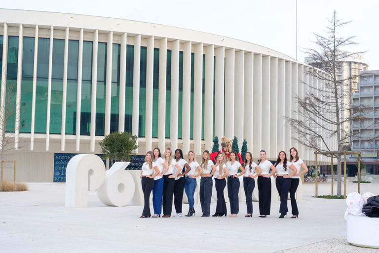 Doze candidatas disputam o título de Miss Póvoa